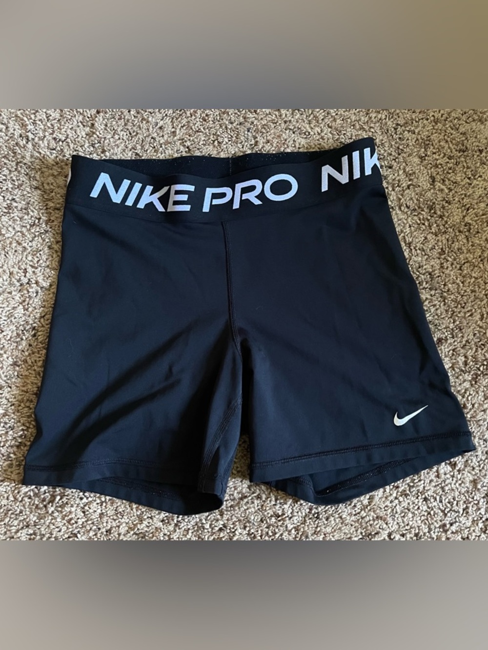 Nike Pro Women's Black Compression Athletic Shorts for Gym & Training size M
